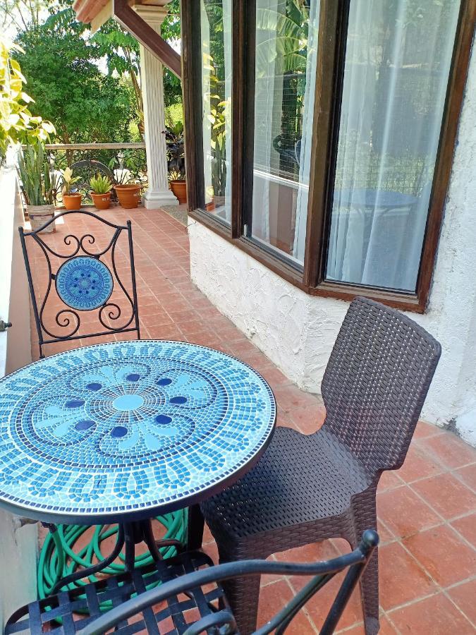 El Castillo Bed And Breakfast Angono エクステリア 写真