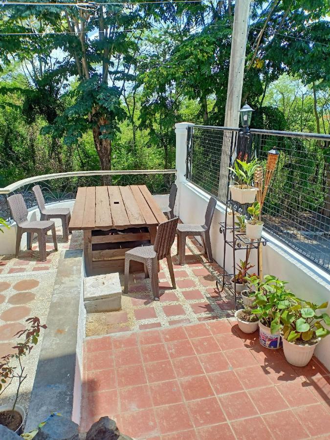 El Castillo Bed And Breakfast Angono エクステリア 写真