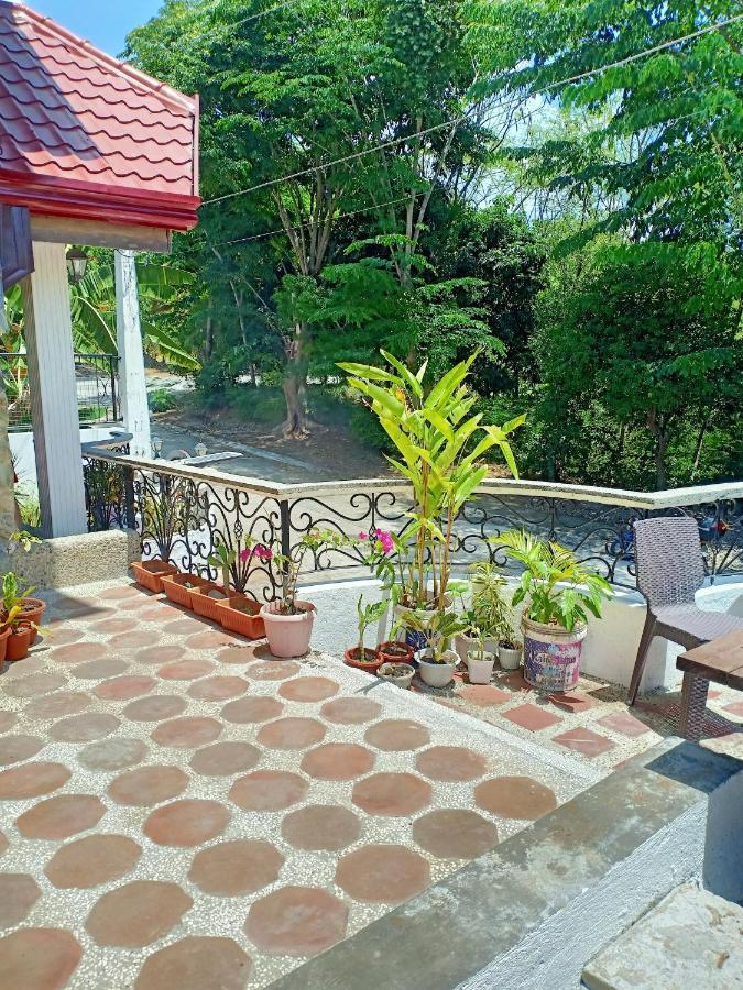 El Castillo Bed And Breakfast Angono エクステリア 写真