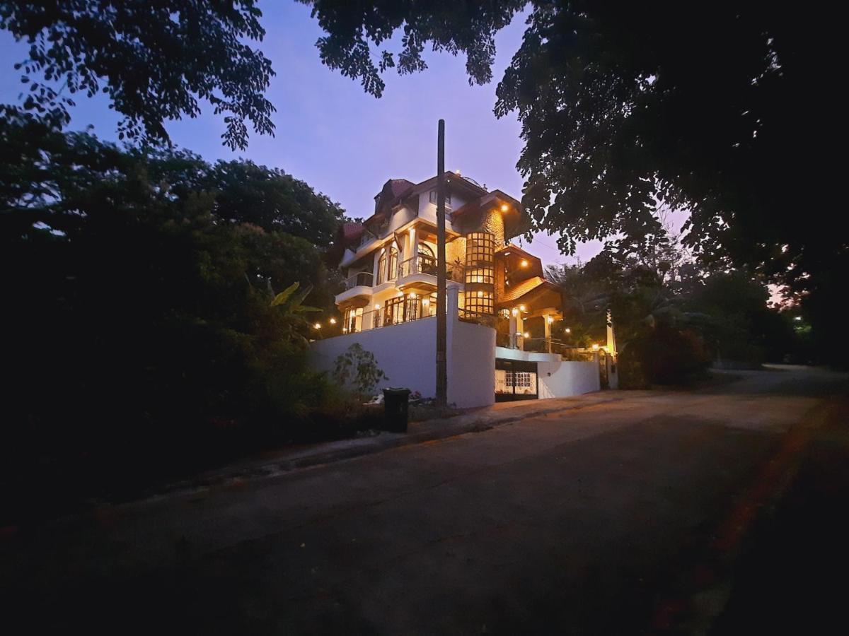 El Castillo Bed And Breakfast Angono エクステリア 写真