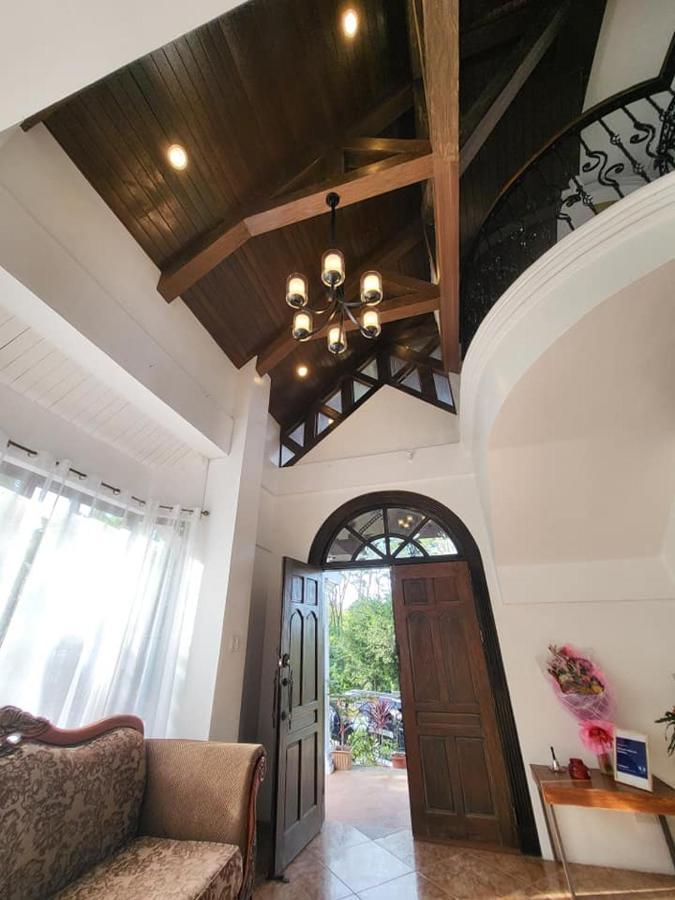 El Castillo Bed And Breakfast Angono エクステリア 写真