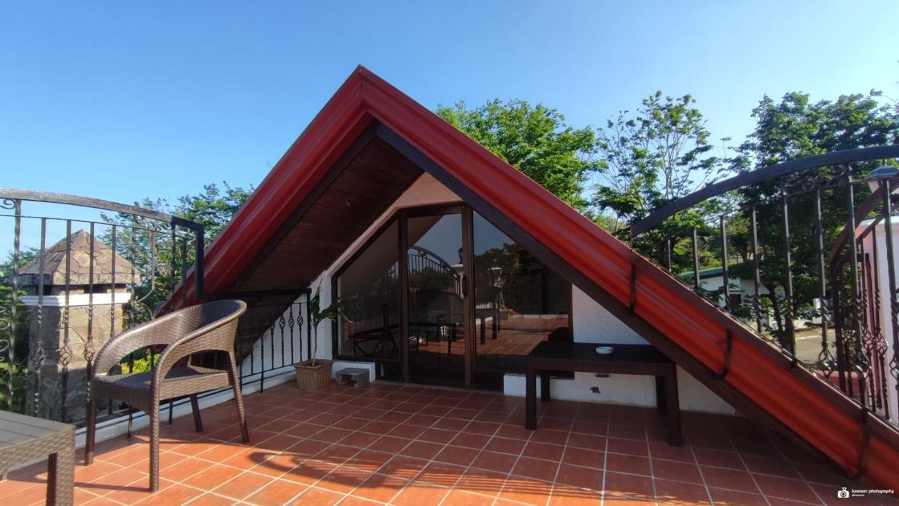 El Castillo Bed And Breakfast Angono エクステリア 写真