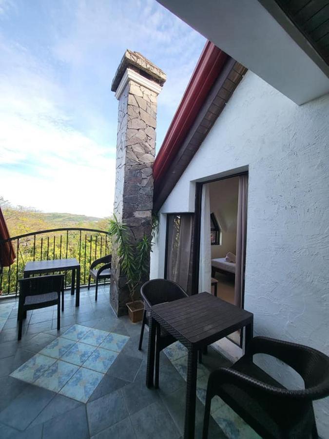 El Castillo Bed And Breakfast Angono エクステリア 写真