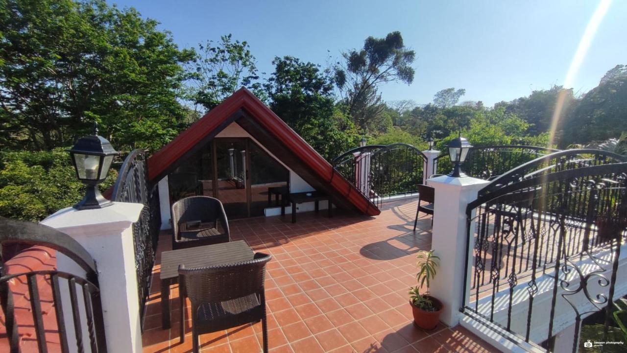 El Castillo Bed And Breakfast Angono エクステリア 写真